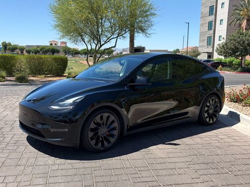 Used 2023 Tesla Model Y Performance AWD/4WD image 6