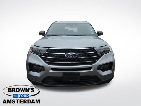 Used 2023 Ford Explorer XLT AWD/4WD image 3