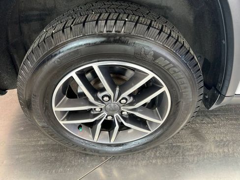Used 2020 Jeep Grand Cherokee Limited AWD/4WD image 10