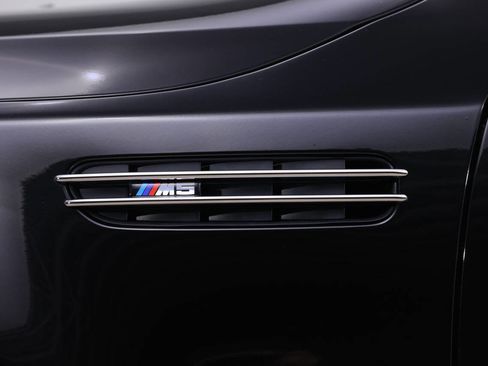 Used 2006 BMW M5 image 31