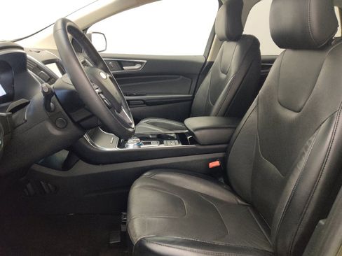 Used 2019 Ford Edge Titanium w/ Equipment Group 301A FWD image 17