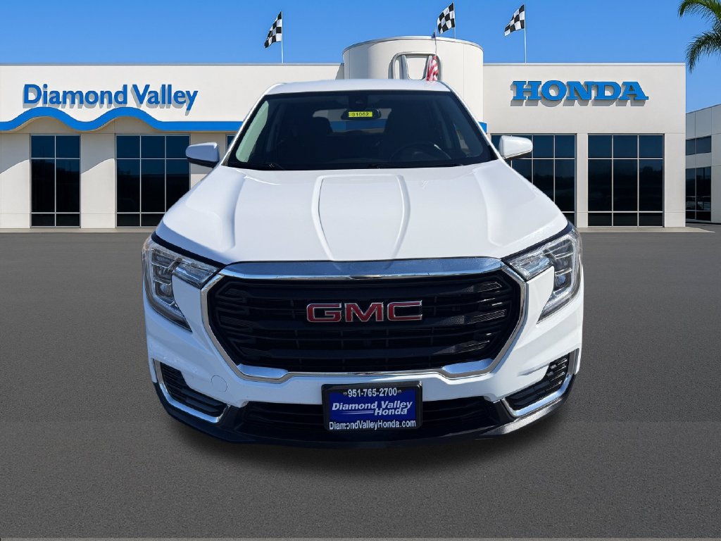 Used 2024 GMC Terrain SLE AWD/4WD image 2