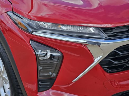 New 2026 Chevrolet Trax LS w/ LS Convenience Package FWD image 9