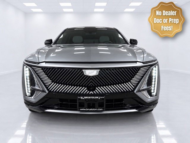 Used 2024 Cadillac Lyriq Luxury AWD/4WD image 2