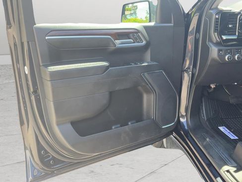 Certified 2024 GMC Sierra 1500 SLT AWD/4WD image 11