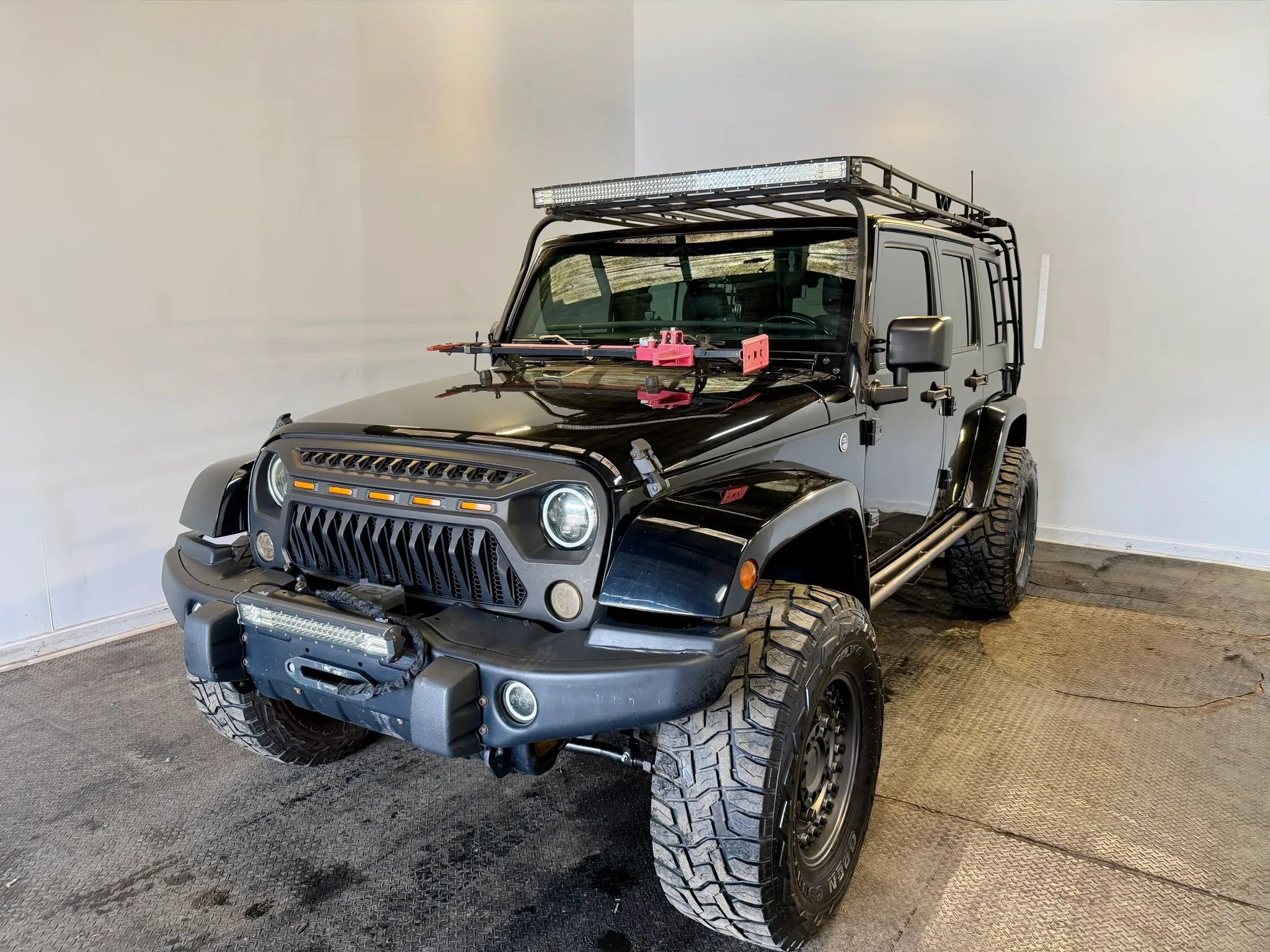 Used 2017 Jeep Wrangler Unlimited Sahara AWD/4WD image 2
