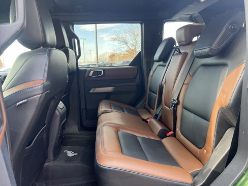 Used 2023 Ford Bronco Outer Banks image 17