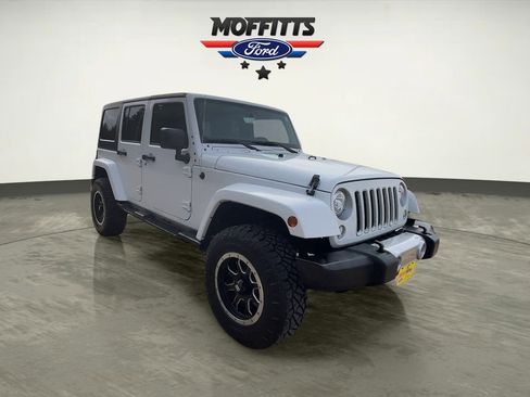 Used 2018 Jeep Wrangler Unlimited Sahara w/ Connectivity Group image 7