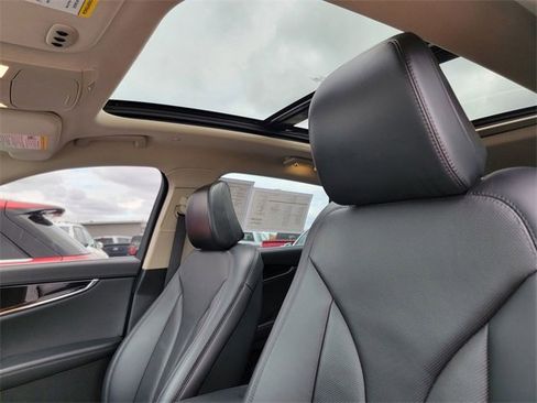 Certified 2022 Lincoln Nautilus Reserve image 4