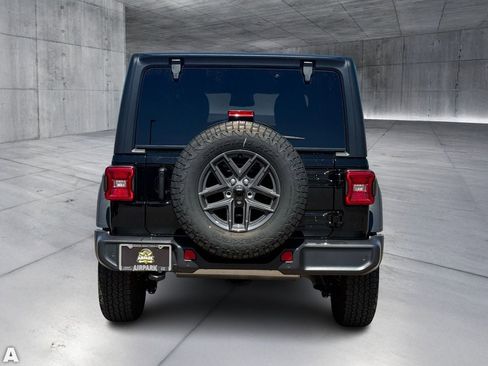 Used 2025 Jeep Wrangler Sport S image 6