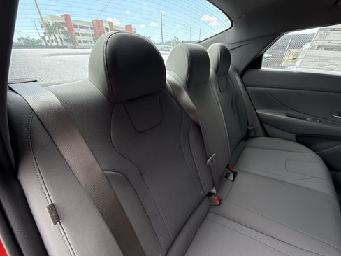 Used 2025 Hyundai Elantra SE FWD image 26