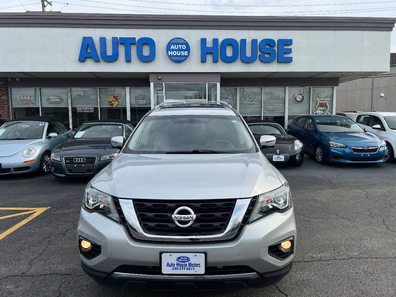Used 2018 Nissan Pathfinder Platinum AWD/4WD image 2