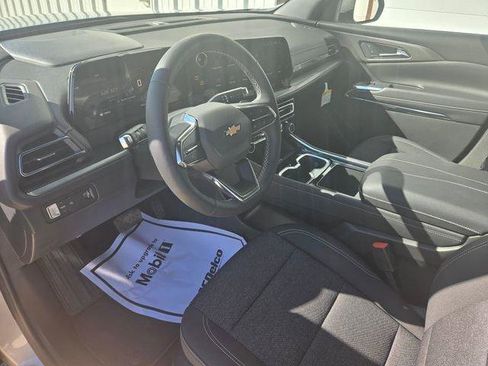 New 2026 Chevrolet Traverse LT w/ Driver Confidence Package FWD image 11