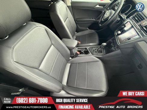 Used 2020 Volkswagen Tiguan SE image 39