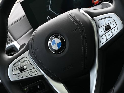 Used 2023 BMW X7 xDrive40i w/ Executive Package AWD/4WD image 23