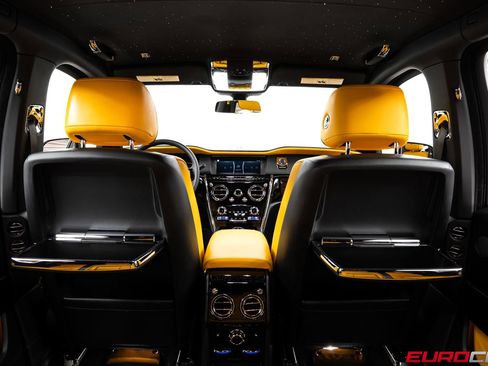 Used 2023 Rolls-Royce Cullinan AWD/4WD image 25