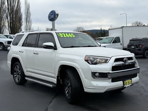 Used 2018 Toyota 4Runner Limited image 3