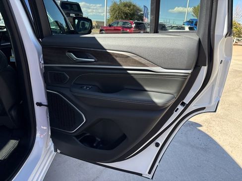 New 2026 Jeep Grand Cherokee Limited image 21