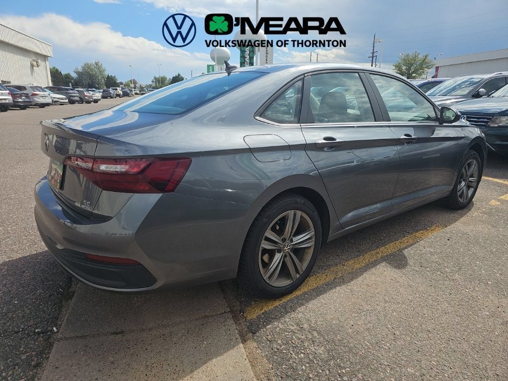 Used 2023 Volkswagen Jetta SE FWD image 4