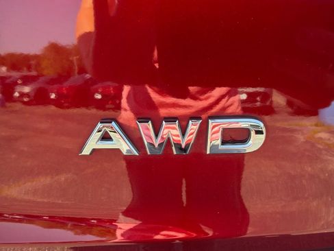 Used 2023 Nissan Rogue S AWD/4WD image 7
