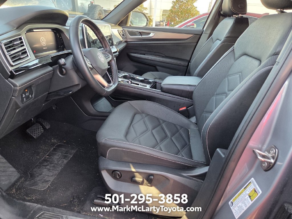 Used 2025 Volkswagen Atlas Cross Sport SE FWD image 7