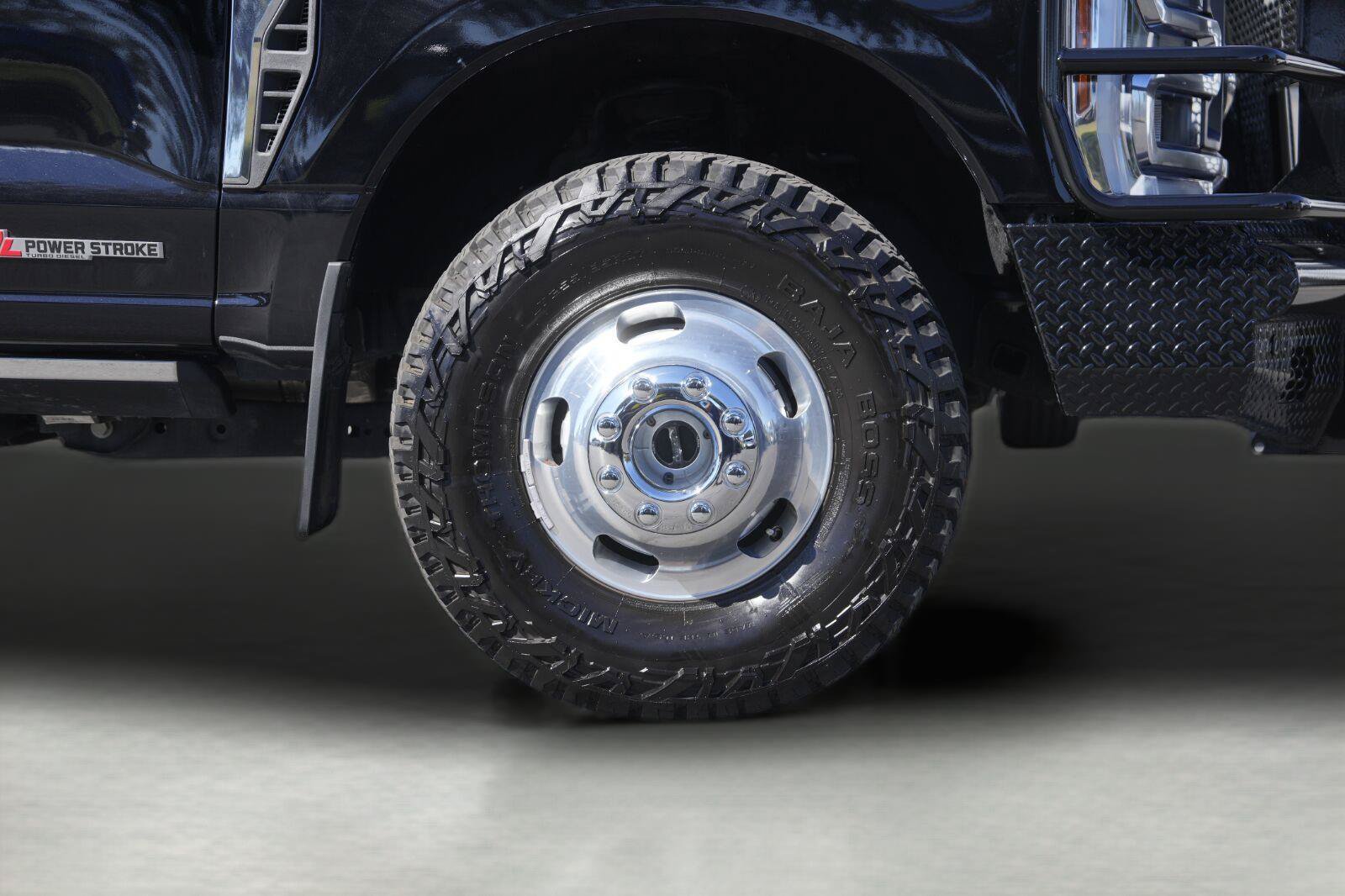 Used 2025 Ford F350 King Ranch w/ Chrome Package AWD/4WD image 4