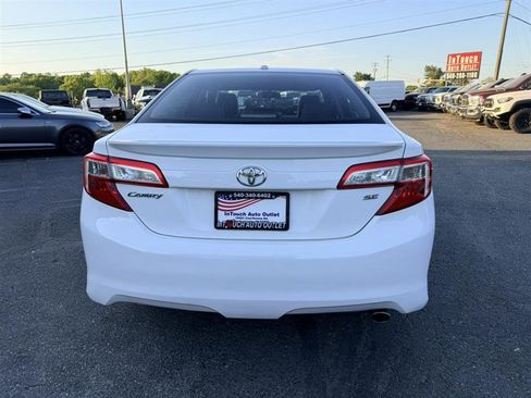 Used 2012 Toyota Camry SE FWD image 6