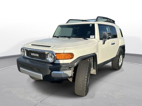 Used 2012 Toyota FJ Cruiser 4WD w/ Upgrade Pkg image 2