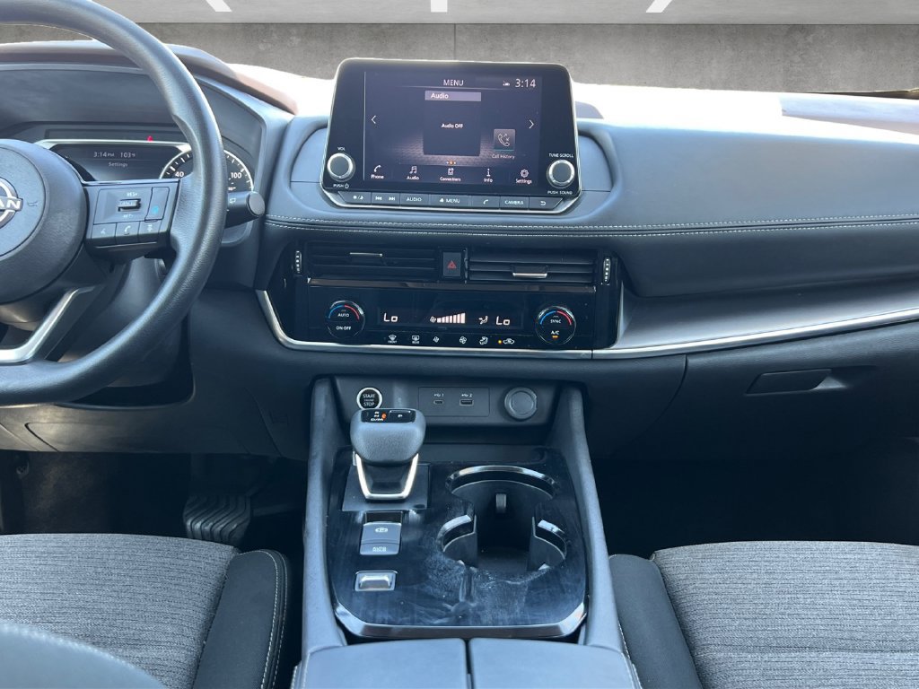 Used 2022 Nissan Rogue SV FWD image 3