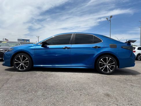 Used 2020 Toyota Camry SE image 12