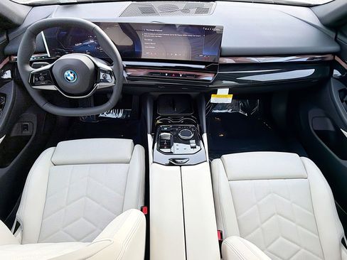 New 2026 BMW i5 eDrive40 RWD image 16