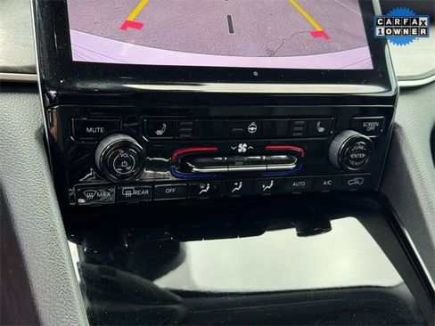 Used 2023 Jeep Grand Cherokee Limited w/ Black Appearance Package image 20