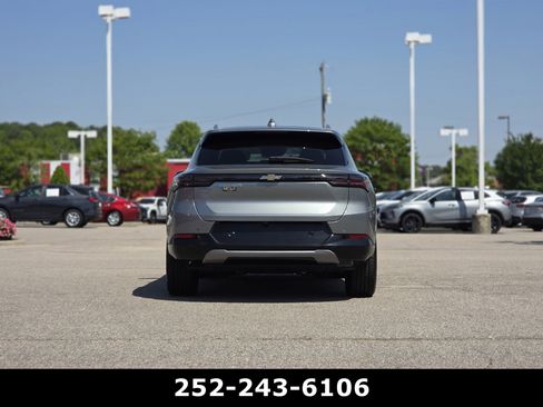 Used 2025 Chevrolet Equinox EV LT w/ Convenience Package FWD image 6