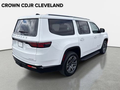 Used 2024 Jeep Wagoneer Series II image 35