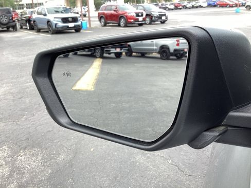 Used 2024 Chevrolet Equinox LS w/ Driver Confidence II Package image 30