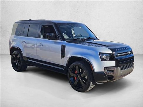 Used 2023 Land Rover Defender 110 X image 3