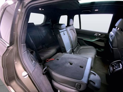 Certified 2025 BMW X7 M60i AWD/4WD image 19