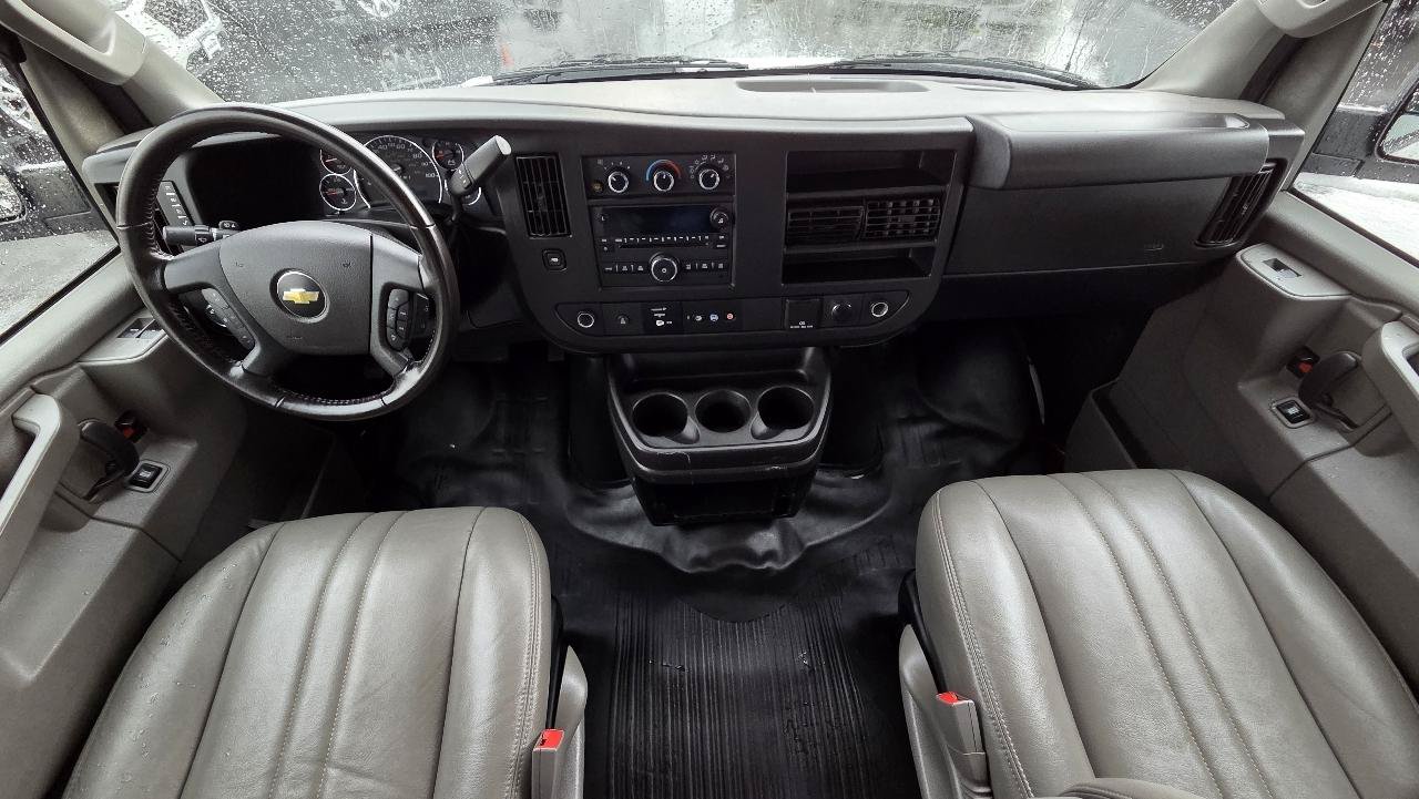 Used 2020 Chevrolet Express 3500 LS RWD image 18