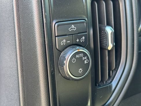 Used 2021 Chevrolet Silverado 1500 Custom w/ Safety Confidence Package RWD image 11