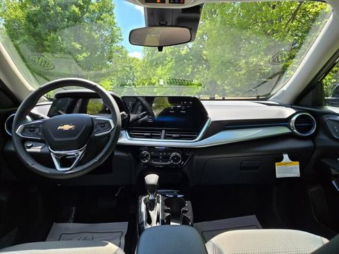 New 2026 Chevrolet Trax LT w/ Driver Confidence Package FWD image 11