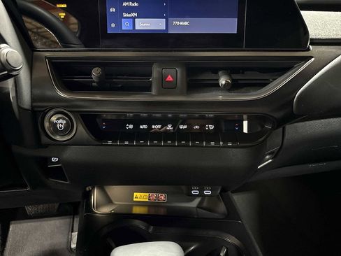 Used 2023 Lexus UX 250h AWD image 21