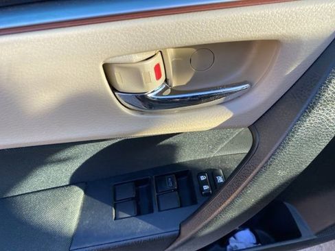 Used 2016 Toyota Corolla LE image 16