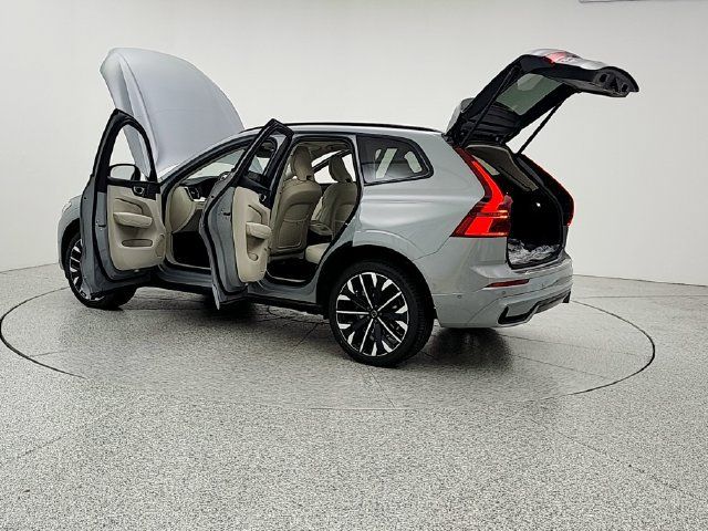 New 2026 Volvo XC60 T8 Ultra w/ Protection Package Premier AWD/4WD image 12