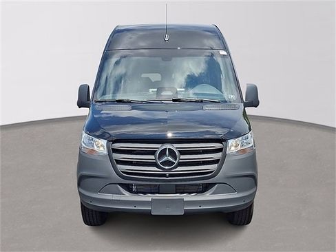 Used 2025 Mercedes-Benz Sprinter 2500 image 2