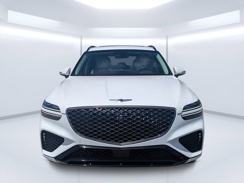 Used 2022 Genesis GV70 3.5T Sport w/ Sport Prestige Package AWD/4WD image 8
