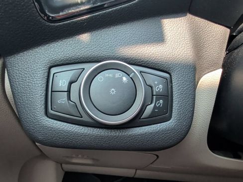 Used 2018 Ford Escape SEL w/ Ford Safe & Smart Package FWD image 28