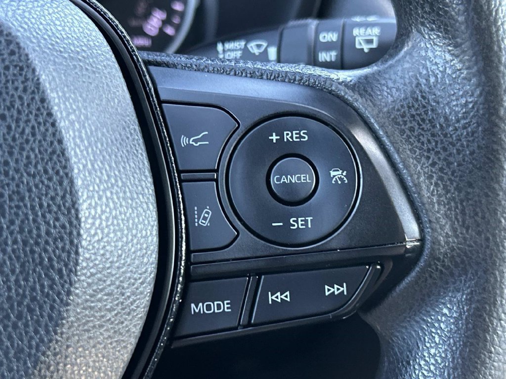 Used 2021 Toyota RAV4 XLE FWD image 29