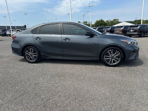 Used 2022 Kia Forte GT-Line w/ GT-Line Premium Package FWD image 4