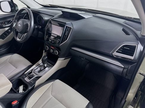 Used 2020 Subaru Forester Premium image 31