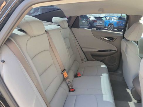 Used 2025 Chevrolet Malibu LS image 9